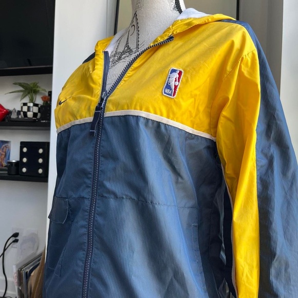 Vintage Nike windbreaker jacket - Picture 2 of 7